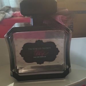 Tease display prop Victoria's secret